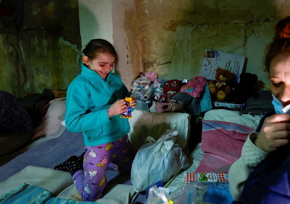 V Kyjevě přesunuli dětskou kliniku do krytů.