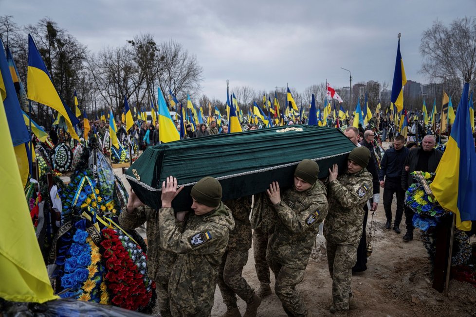 Pohřeb ukrajinského vojáka Andreje Neshodovského v Kyjevě (25. 3. 2023)