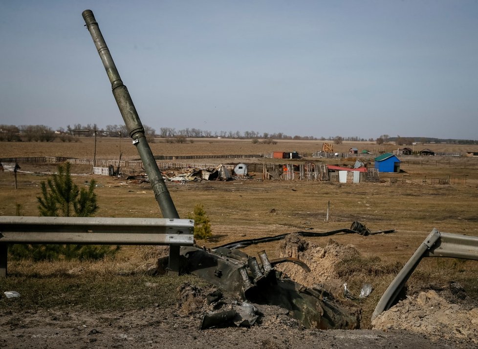 Zničená technika ruské armády nedaleko Kyjeva. (28.3.2022)