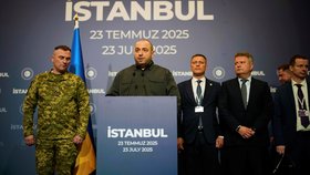 Vedoucí ukrajinské delegace Rustem Umerov po jednání v Istanbulu.