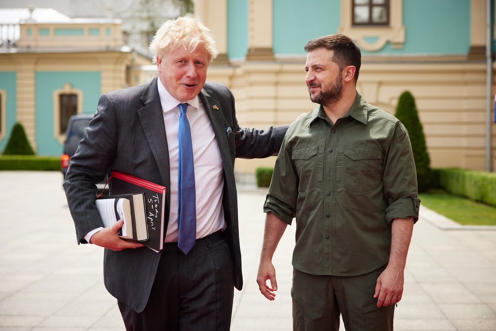 Britský premiér Boris Johnson přijel na nečekanou návštěvu Ukrajiny Setkal se s prezidentem Volodymyrem Zelenským. (17.6.2022)