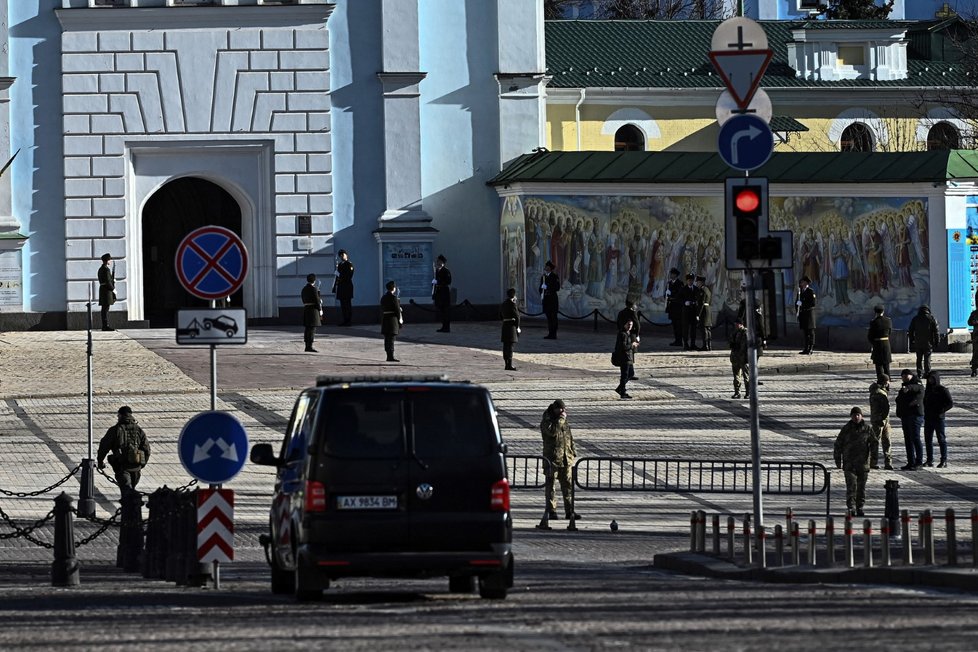 Mimořádná bezpečnostní patření v Kyjevě. (20.2.2023)