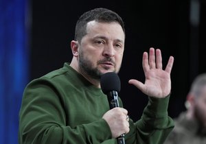 Ukrajinský prezident Volodymyr Zelenskyj při vystoupení pro média. (25.2.2024)