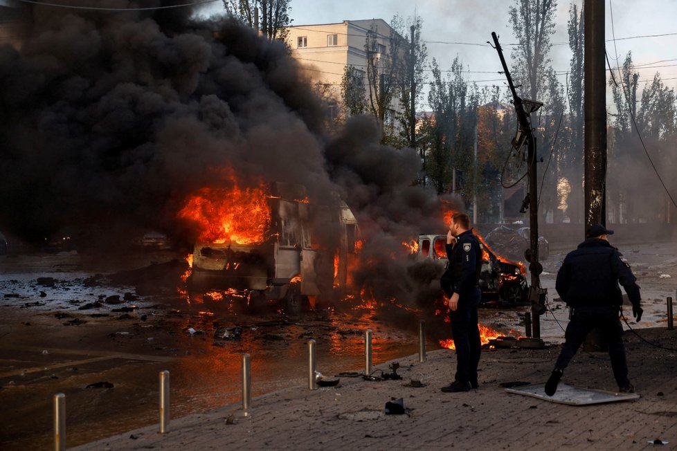 Následky ruského ostřelování v Kyjevě. (10.10.2022)