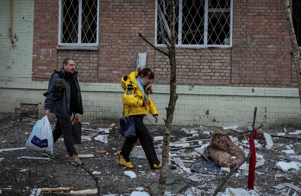 Následky ruského ostřelování v Kyjevě. (31.12.2022)