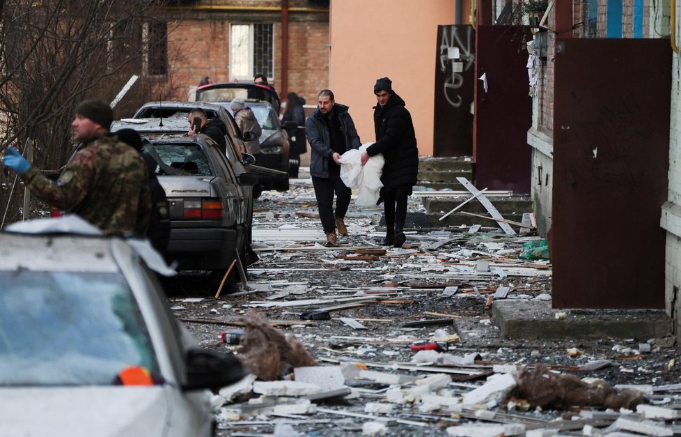 Následky ruského ostřelování v Kyjevě. (31.12.2022)