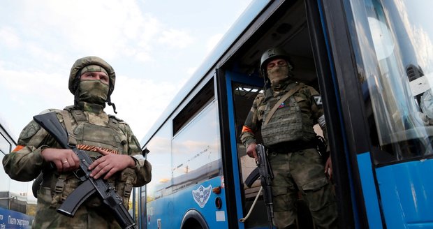 Ukrajinským obráncům Azovstalu hrozí trest smrti?! Na soud chtějí separatisté pozval i Západ