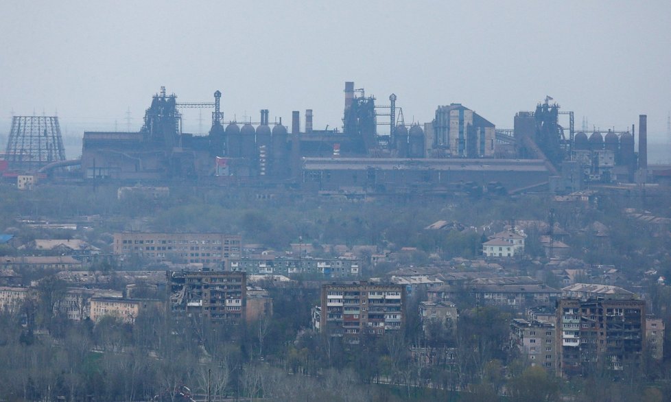 Areál oceláren Azovstal v Mariupolu (19. 4. 2022)