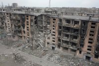 Mariupol podle Putinova ministra padl, Kyjev to rozporuje. Ocelárny stále drží obránci