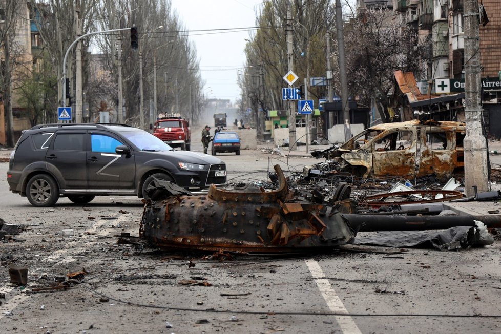 Rusové v Mariupolu. (23.4.2022)