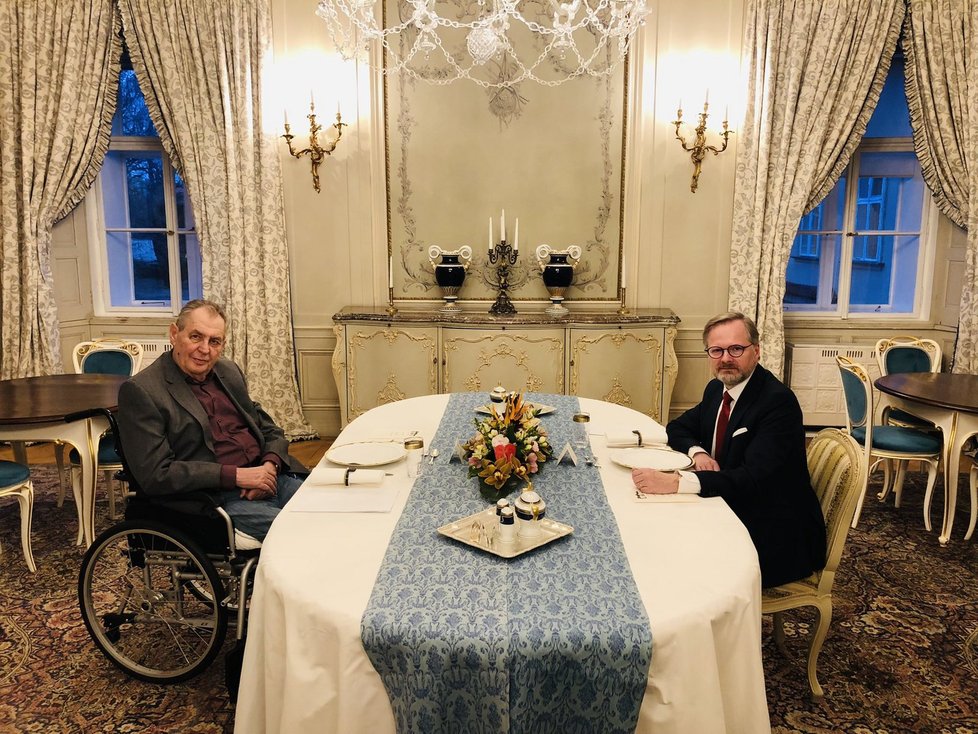 Jednání prezidenta Miloše Zemana s premiérem Petrem Fialou o ukrajinské krizi. (3.3.2022)