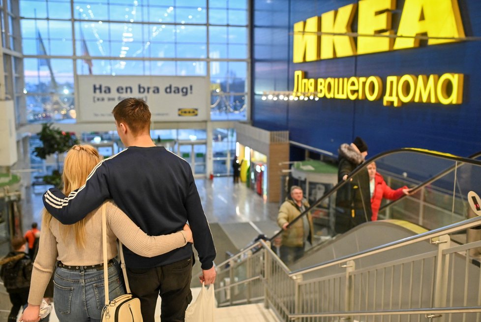 Rusové vzali narychlo útokem obchodní domy IKEA.