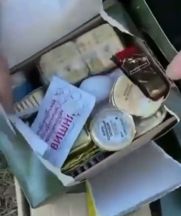 Prošlé potravinové balíčky ruských vojáků.