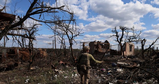 Ukrajinci překonali i dračí zuby a prolomili ruskou obranu u Verbove. Naráží na další obrannou linii