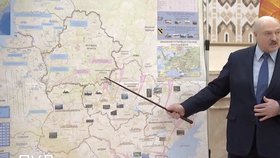 Lukašenko ukázal mapu s vojenskými cíli.