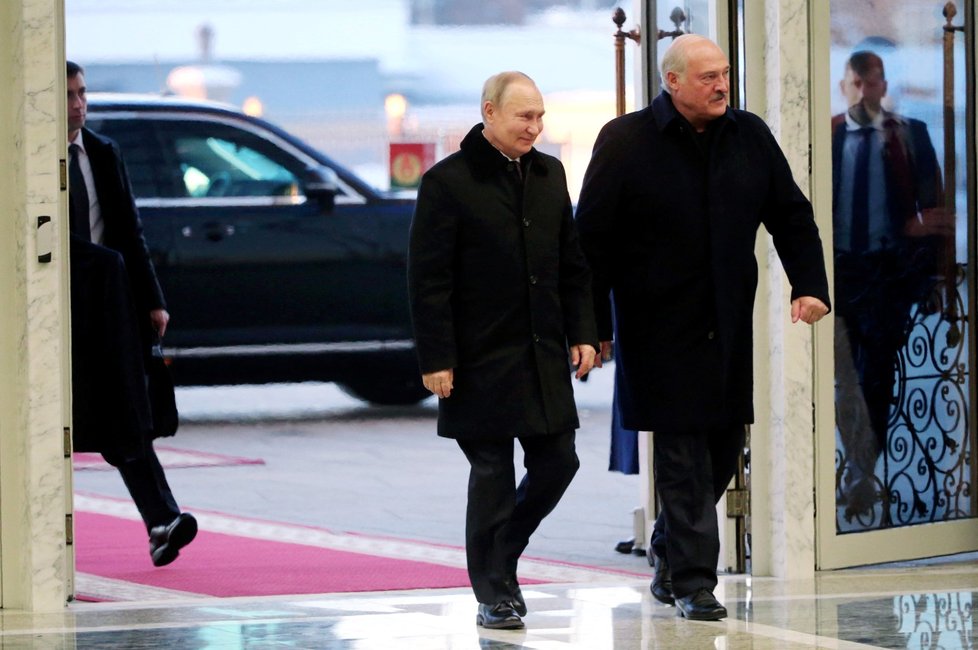 Vladimir Putin a Alexandr Lukašenko na jednání v Minsku. (19.12.2022)