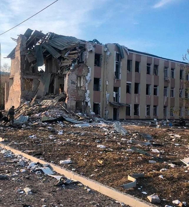 Následky ruských útoků ve městě Berdičev. (16.3.2022)