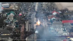 Zničené tanky ve městě Brovary nedaleko Kyjeva.