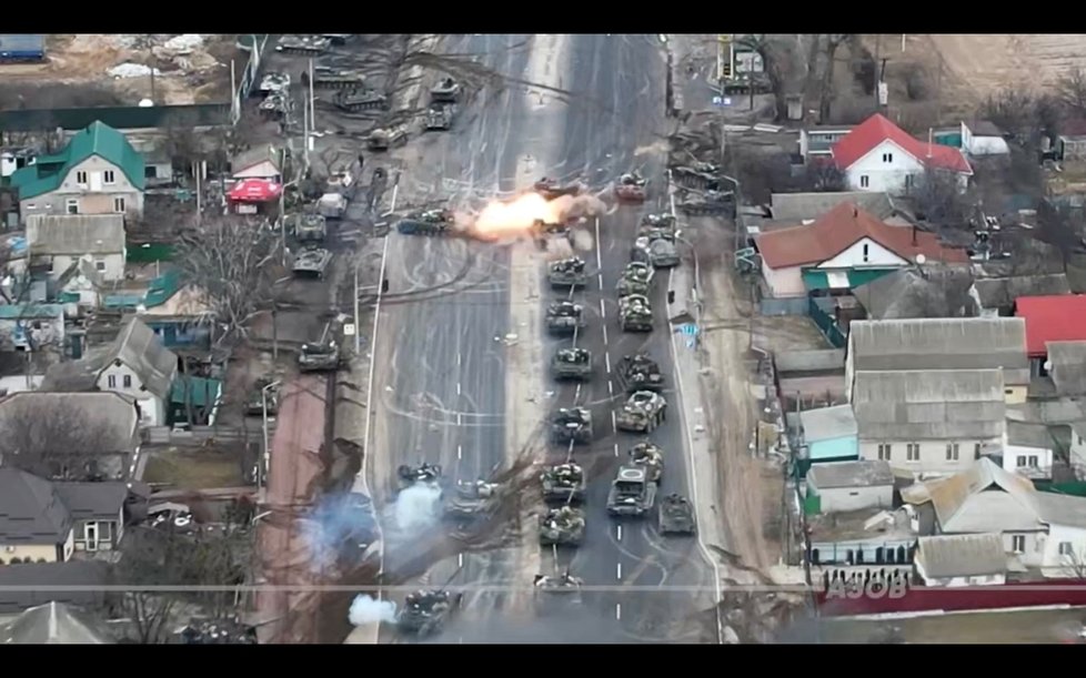 Zničené tanky ve městě Brovary nedaleko Kyjeva