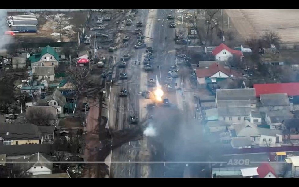 Zničené tanky ve městě Brovary nedaleko Kyjeva