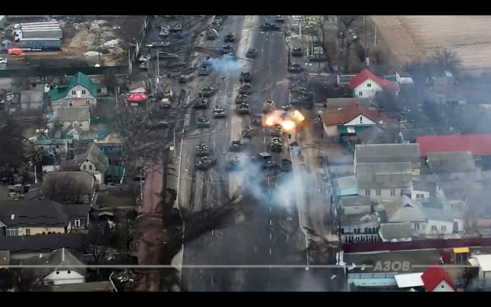Zničené tanky ve městě Brovary nedaleko Kyjeva.