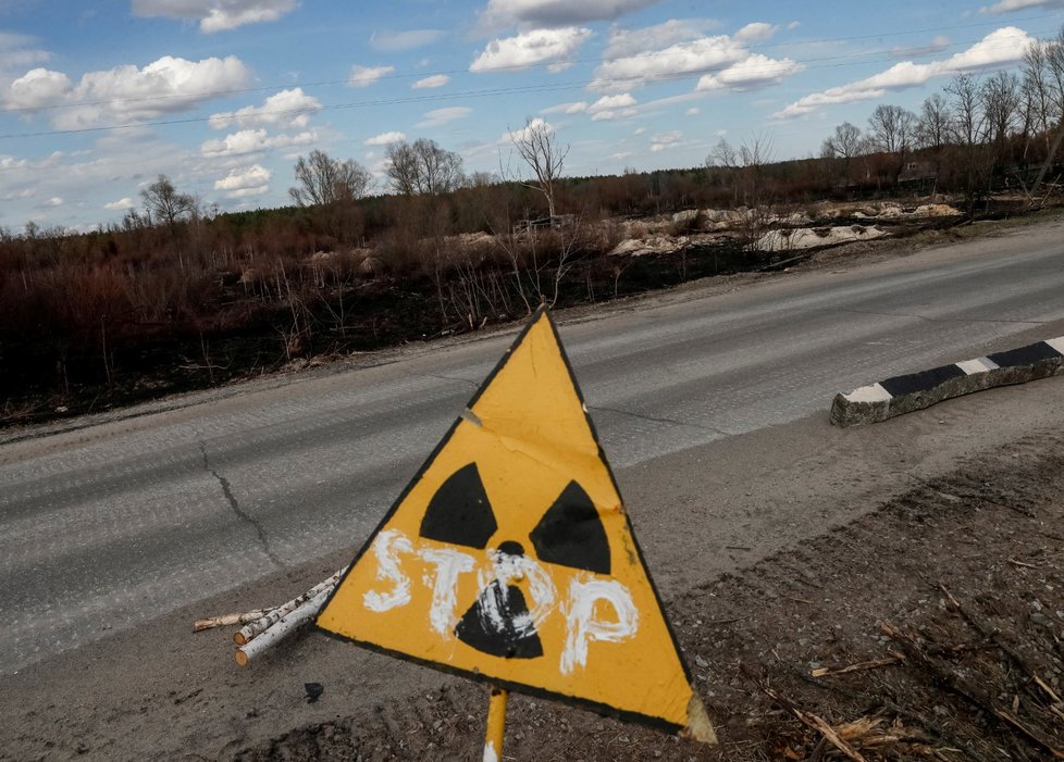 Okolí jaderné elektrárny Černobyl během ruské invaze na Ukrajinu. (8.4.2022)