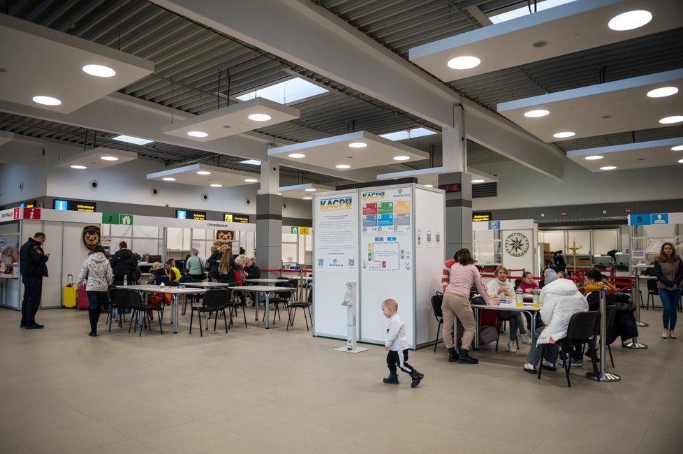 Krajské asistenční centrum na letišti v Plané u Českých Budějovic. (8.3.2022)