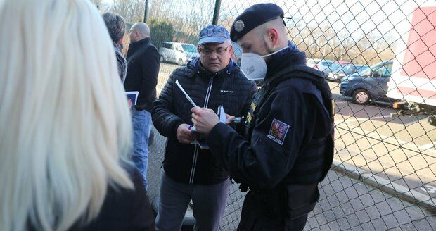 Čeští kriminalisté prověřují spáchání válečných zločinů! Vyslýchají uprchlíky z Ukrajiny