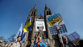 Protest Rusů žijících v Česku proti válce na Ukrajině. (26.3.2022)