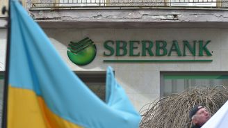 Máte peníze u Sberbank? Tady je jednoduchý návod, jak je dostat z ruské banky zpět