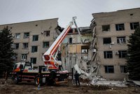 ONLINE: Tři mrtví po ruském útoku na nemocnici. A drony nad Krymem