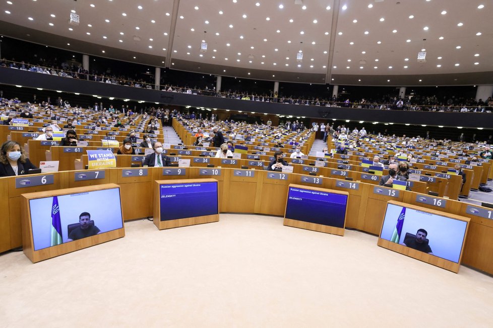 Projev ukrajinského prezidenta Volodymyra Zelenského v europarlamentu.