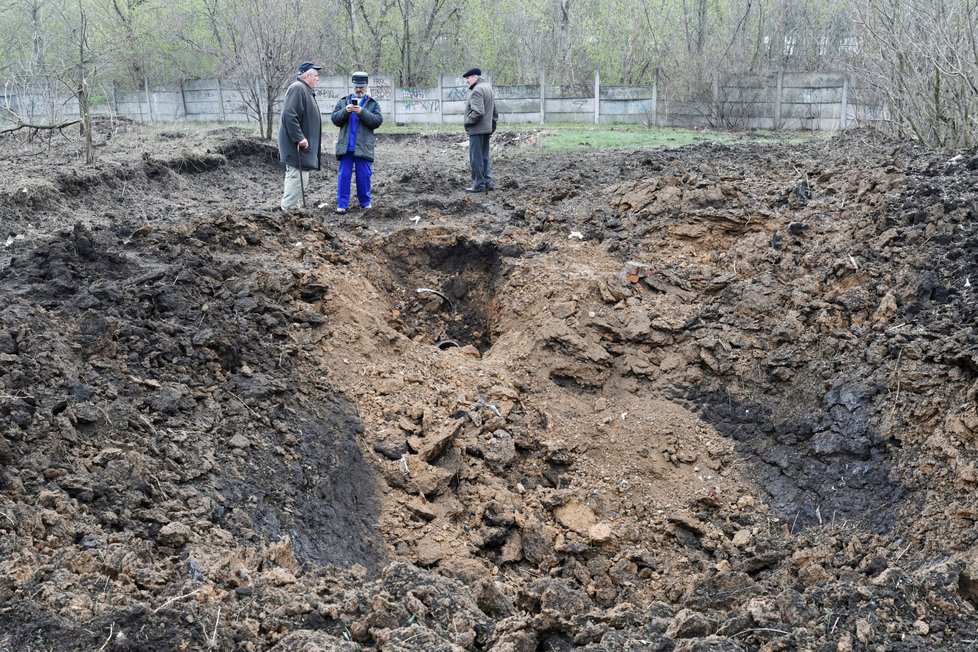 Část ruské střely po ruském ostřelování v Kramatorsku (18. 4. 2022)