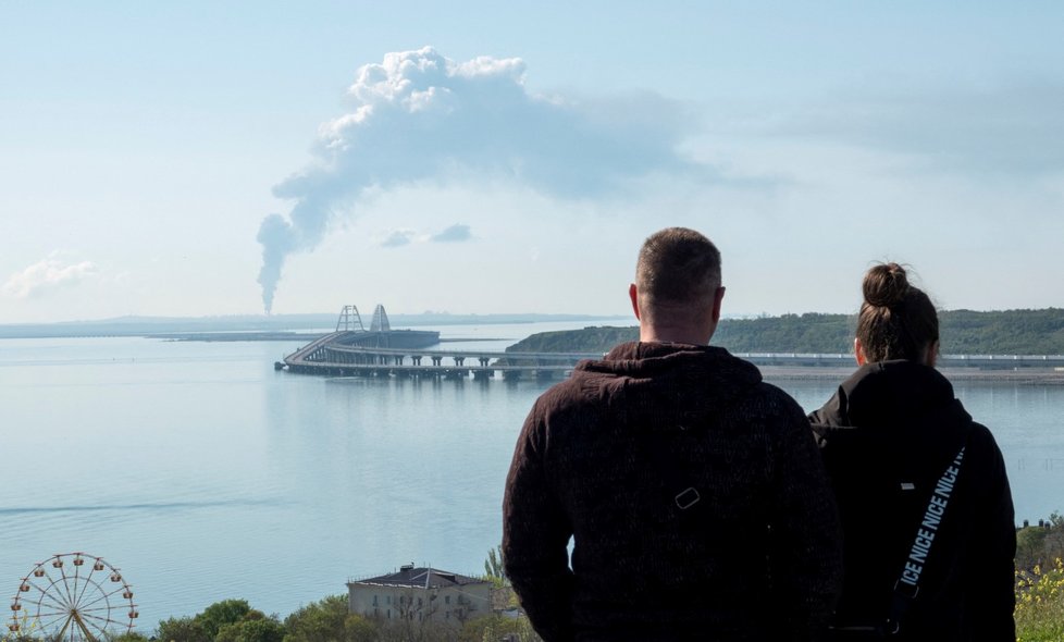 Požár ve skladu pohonných hmot v Krasnodarském kraji. (2.5.2023)
