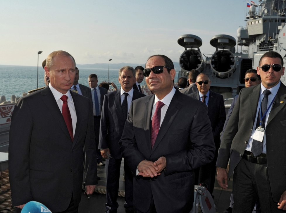 Ruský prezident Vladimir Putin na křižníku Moskva v roce 2014
