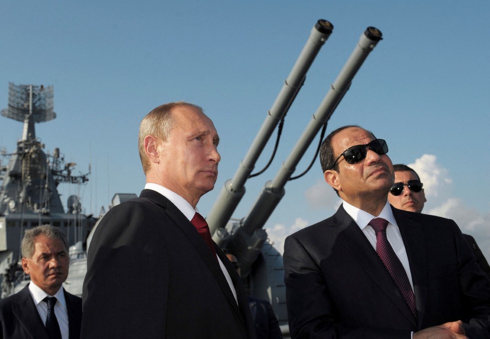 Ruský prezident Vladimir Putin na křižníku Moskva v roce 2014