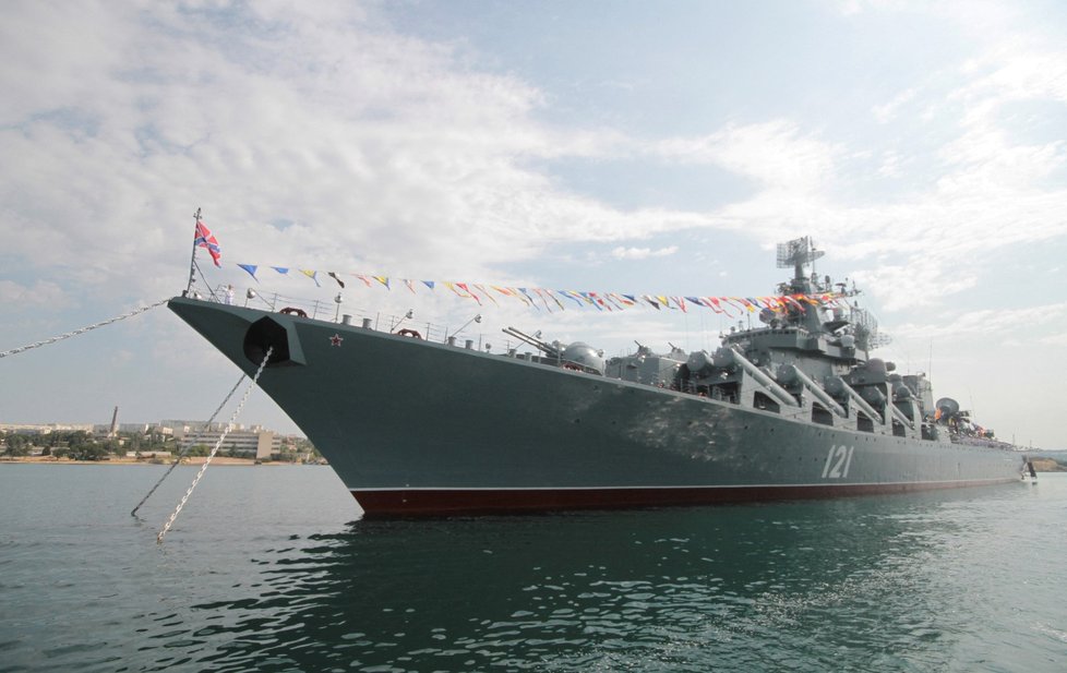 Ruský křižník Moskva na starších fotografiích