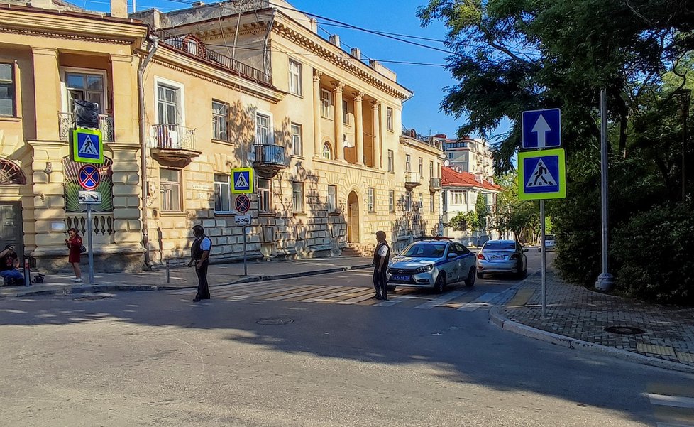 Velitelství Černomořské flotily v Sevastopolu po úderu ukrajinského dronu. (31.7.2022)