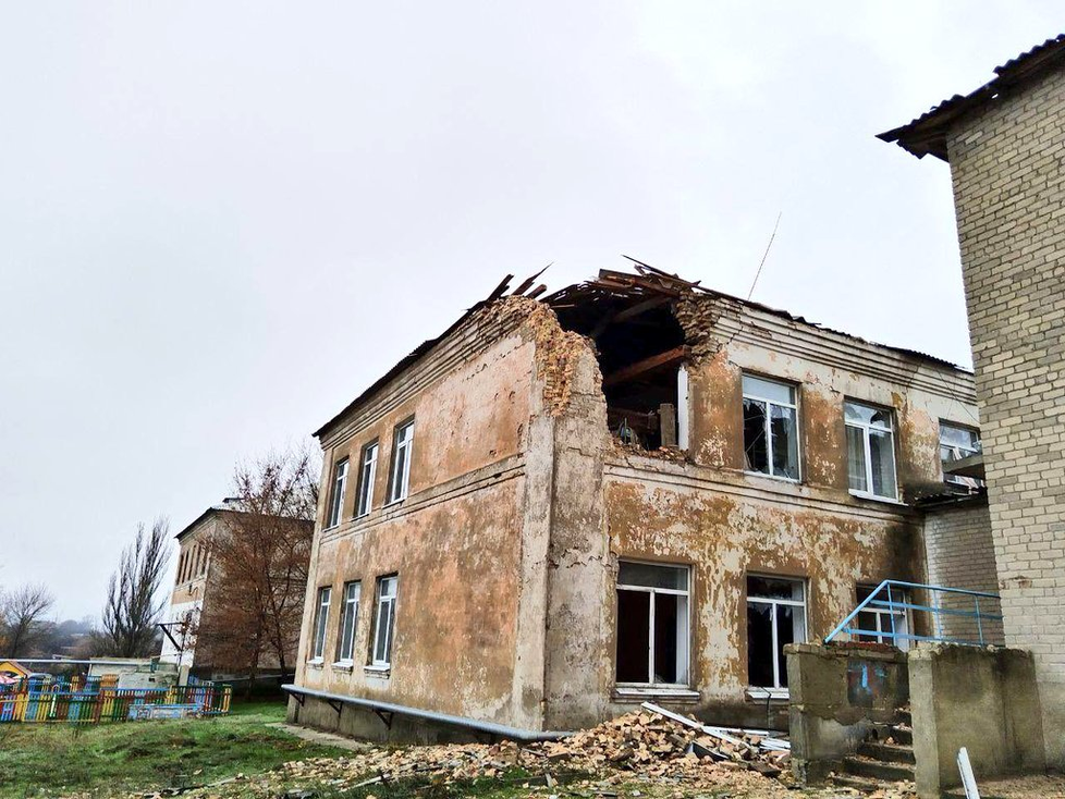 Následky ukrajinského útoku na základnu okupantů v obci Kumačove