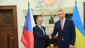 Premiér Petr Fiala (ODS( a starosta Kyjeva Vitalij Kličko v Praze. (16.9.2022)