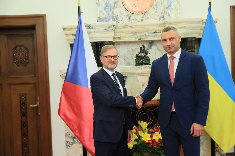 Premiér Petr Fiala (ODS( a starosta Kyjeva Vitalij Kličko v Praze. (16.9.2022)