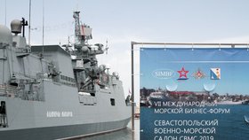 Ruská loď Admiral Makarov
