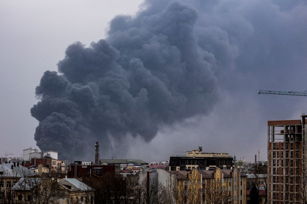 Lvovem otřásly mohutné exploze (26. 3. 2022).