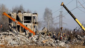 Ruiny bývalého učiliště ve městě Makijivka, kde byla základna okupantů. (3.1.2023)