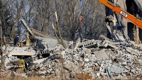 Ruiny bývalého učiliště ve městě Makijivka, kde byla základna okupantů. (3.1.2023)