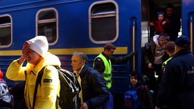 Lidé, kteří prchli z Ukrajiny před válkou, v polské Přemyšli. (21.3.2022)