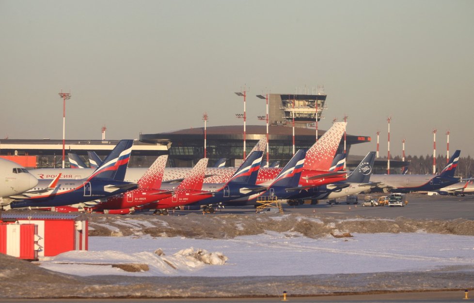Odstavená letadla na moskevském letišti. (1.3.2022)