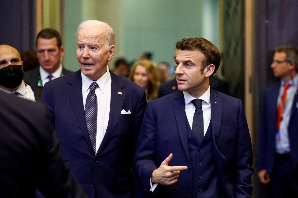 Summit v Bruselu: Americký prezident Joe Biden a francouzský prezident Emmanuel Macron.. (24.3.2022)