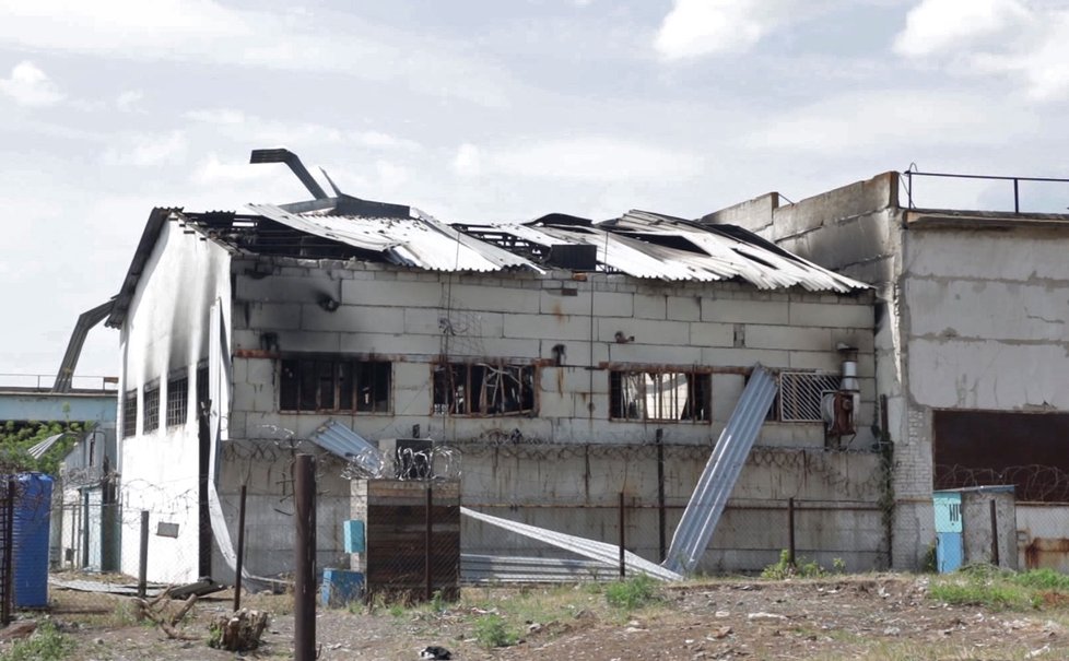 Zničené vězení ve městě Olenivka (29. 7. 2022)