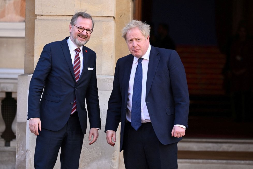Premiér Petr Fiala s britským protějškem Borisem Johnsonem v Londýně. (8.3.2022)